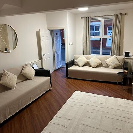 Two Bedroom House Free Parking Liverpool Exterior photo