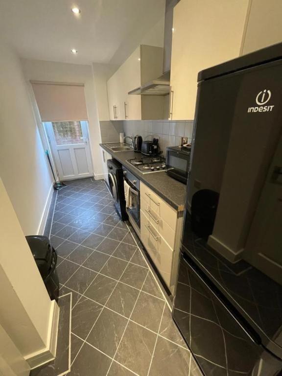 Two Bedroom House Free Parking Liverpool Exterior photo
