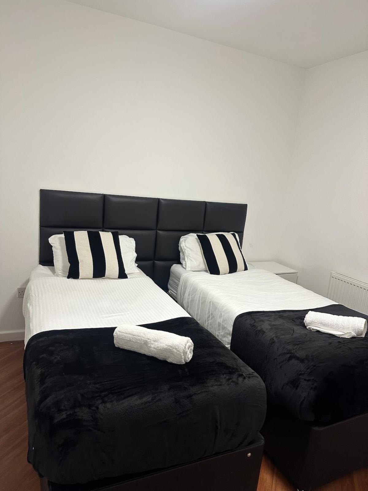 Two Bedroom House Free Parking Liverpool Exterior photo